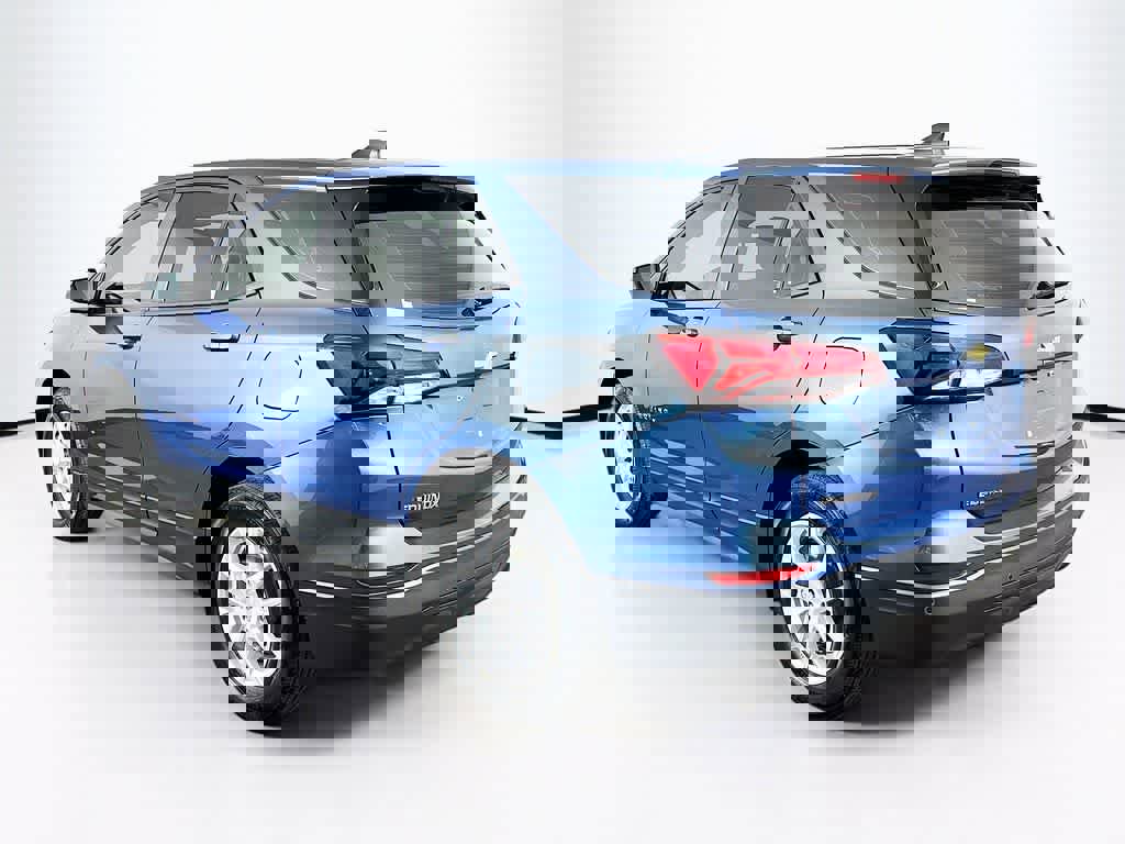 Used 2024 Chevrolet Equinox LS w/ Driver Confidence II Package image 4