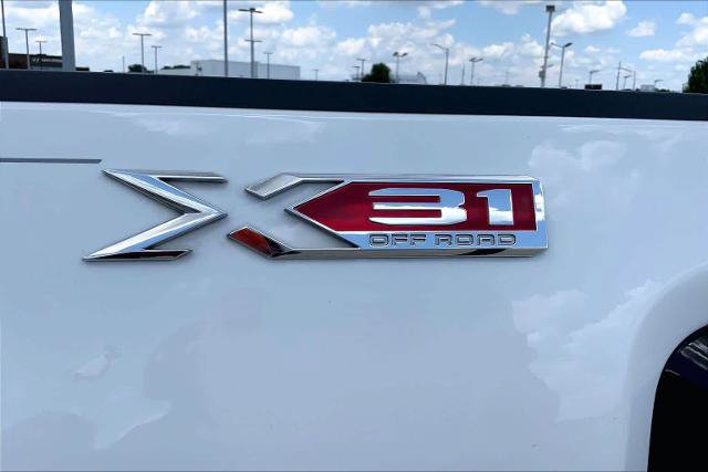Used 2024 GMC Sierra 2500 SLT w/ SLT Premium Package AWD/4WD image 10
