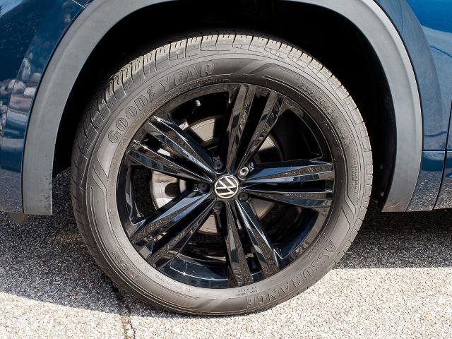 Used 2022 Volkswagen Atlas SEL R-Line image 5