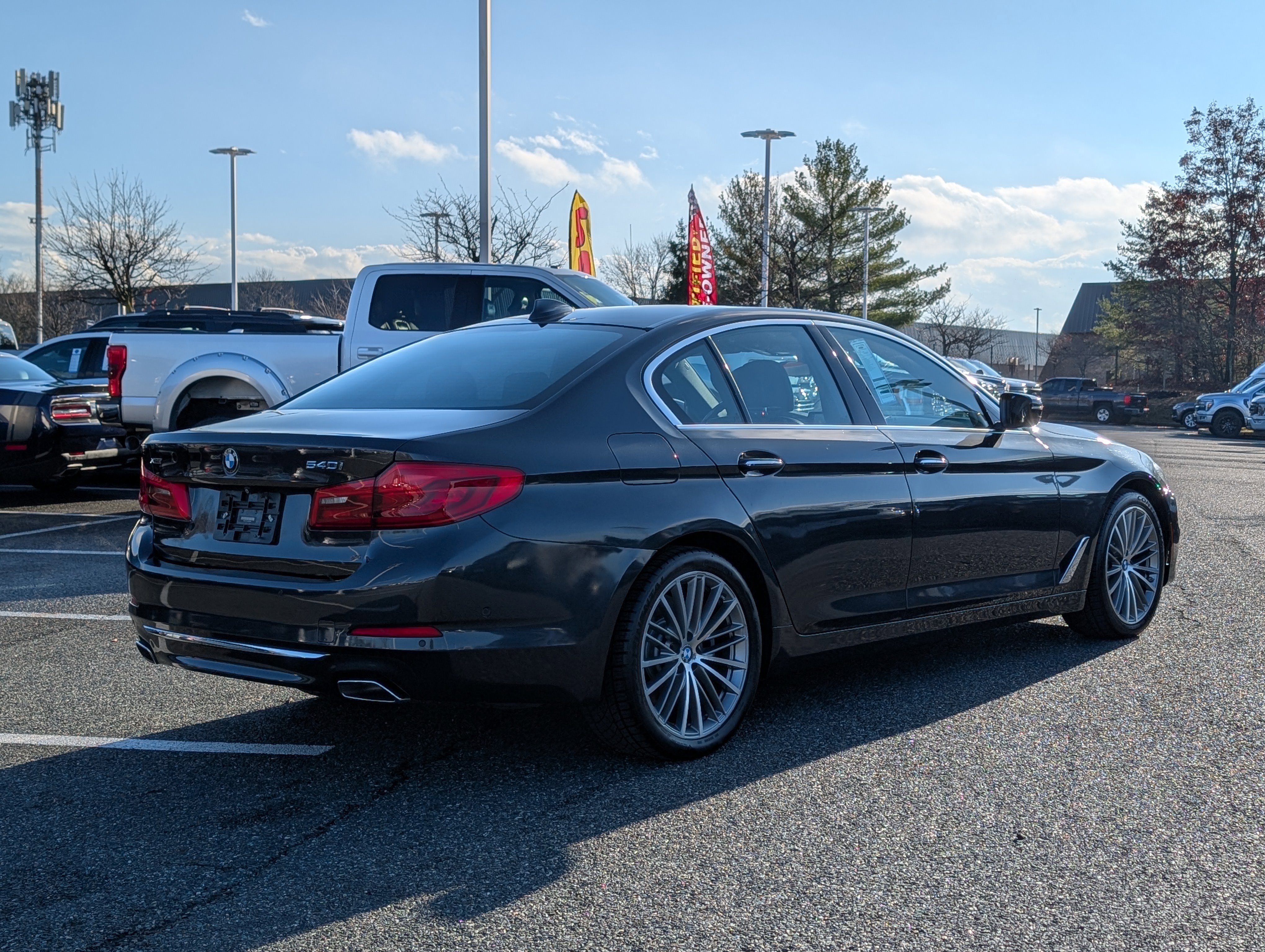 Used 2018 BMW 540i xDrive image 3