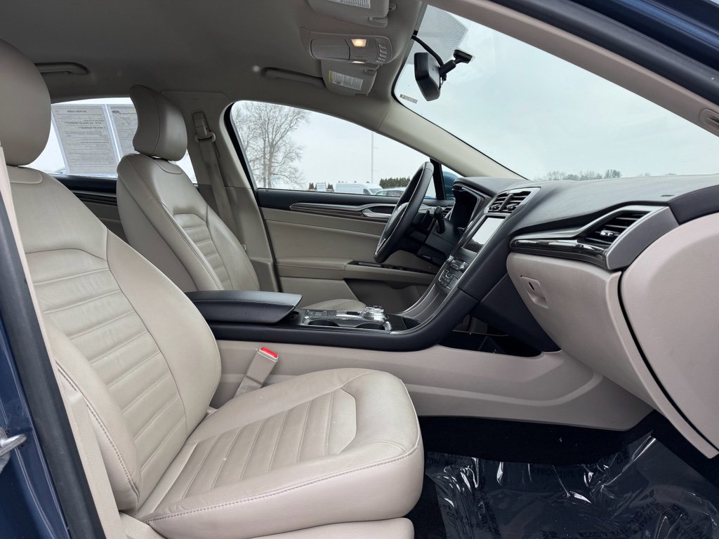 Certified 2018 Ford Fusion SE w/ Fusion SE Technology Package image 12