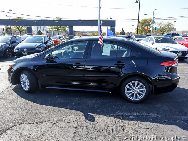 Used 2025 Toyota Corolla LE w/ LE Premium Package FWD image 5