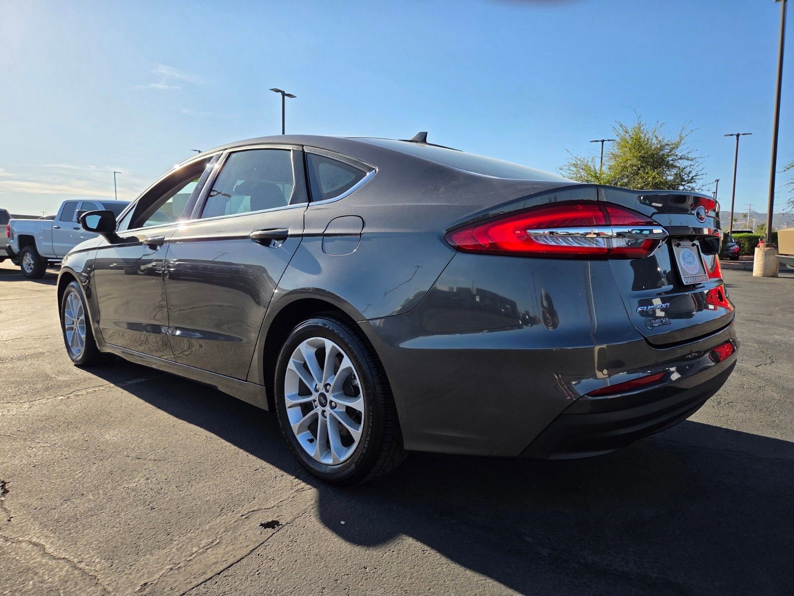 Certified 2020 Ford Fusion SE image 3