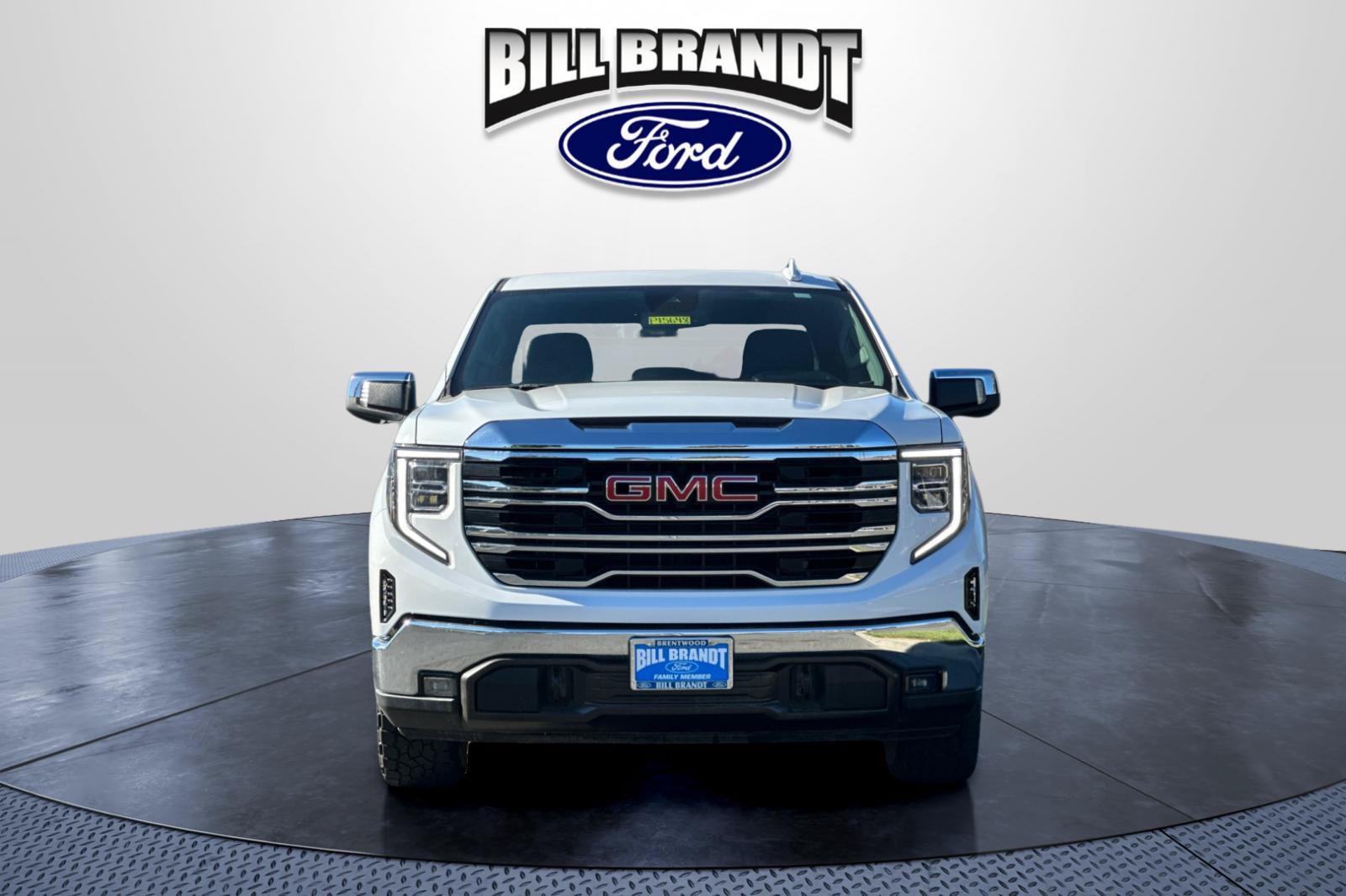 Used 2025 GMC Sierra 1500 SLT AWD/4WD image 8