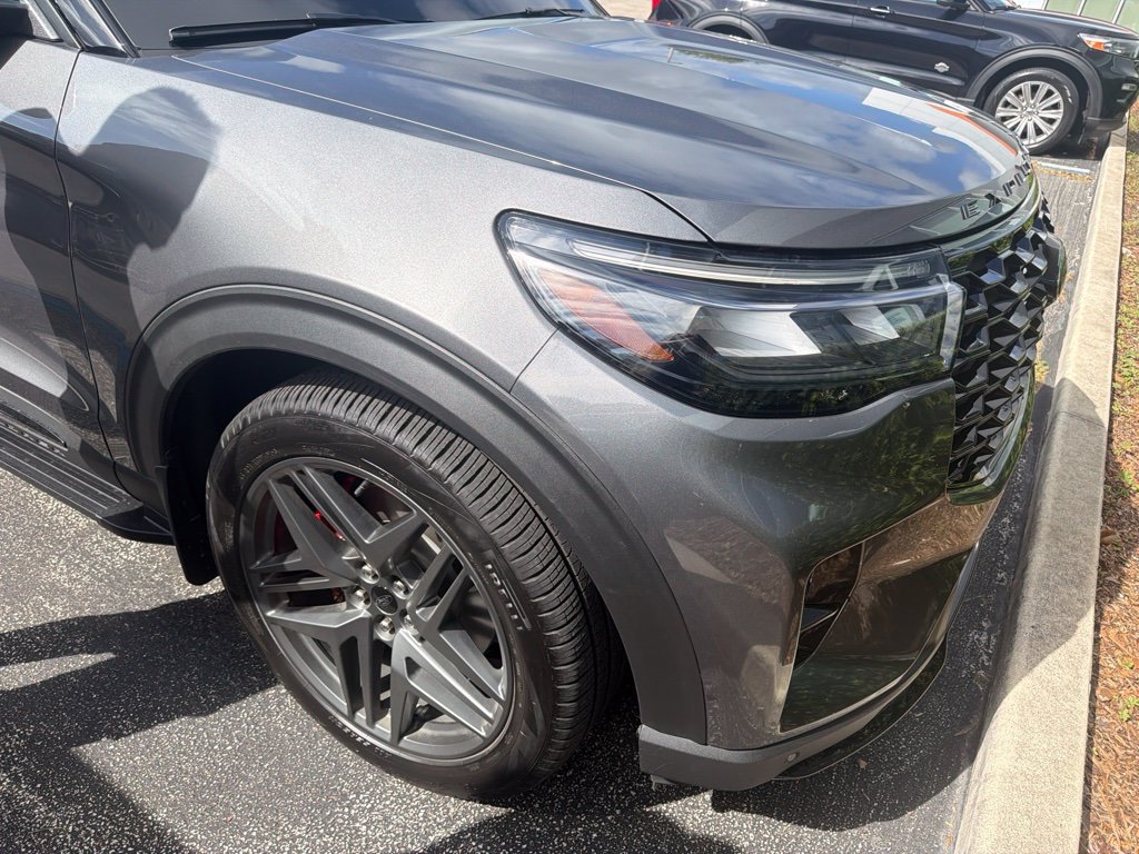 Certified 2025 Ford Explorer ST w/ Sun And Sound Package AWD/4WD image 8