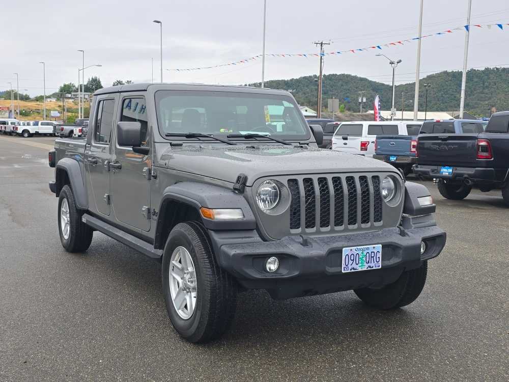 Used 2020 Jeep Gladiator Sport w/ Quick Order Package 24S AWD/4WD image 4
