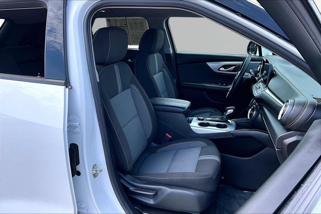 Used 2025 Chevrolet Blazer LT AWD/4WD image 7