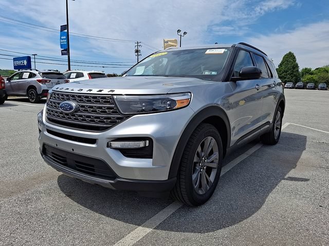 Certified 2022 Ford Explorer XLT w/ Equipment Group 202A AWD/4WD image 5