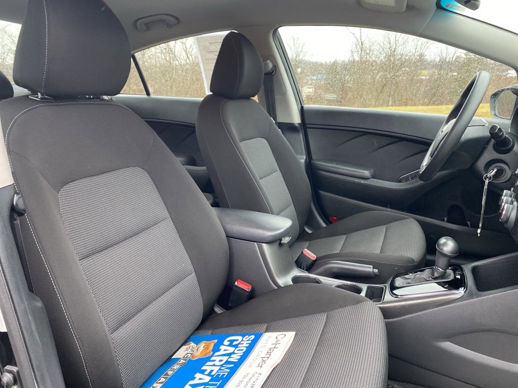 Used 2017 Kia Forte LX image 11