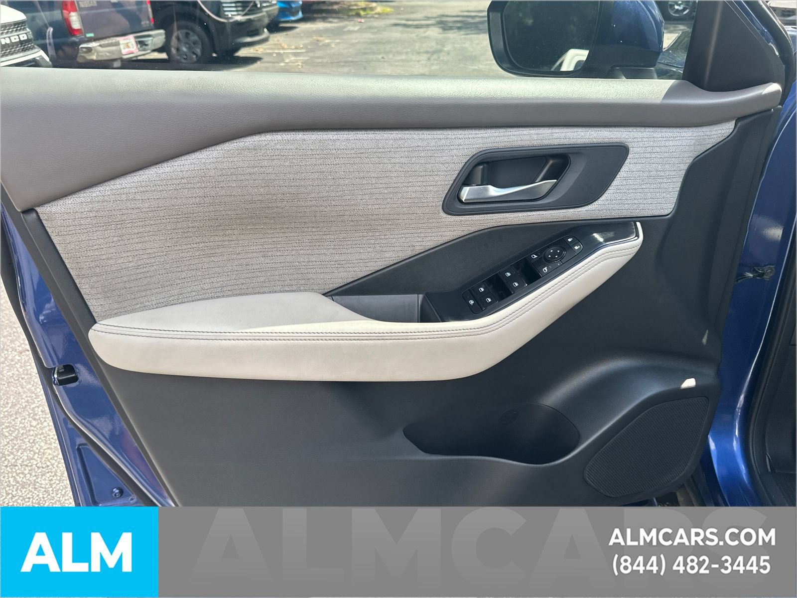 Used 2023 Nissan Rogue SV FWD image 11