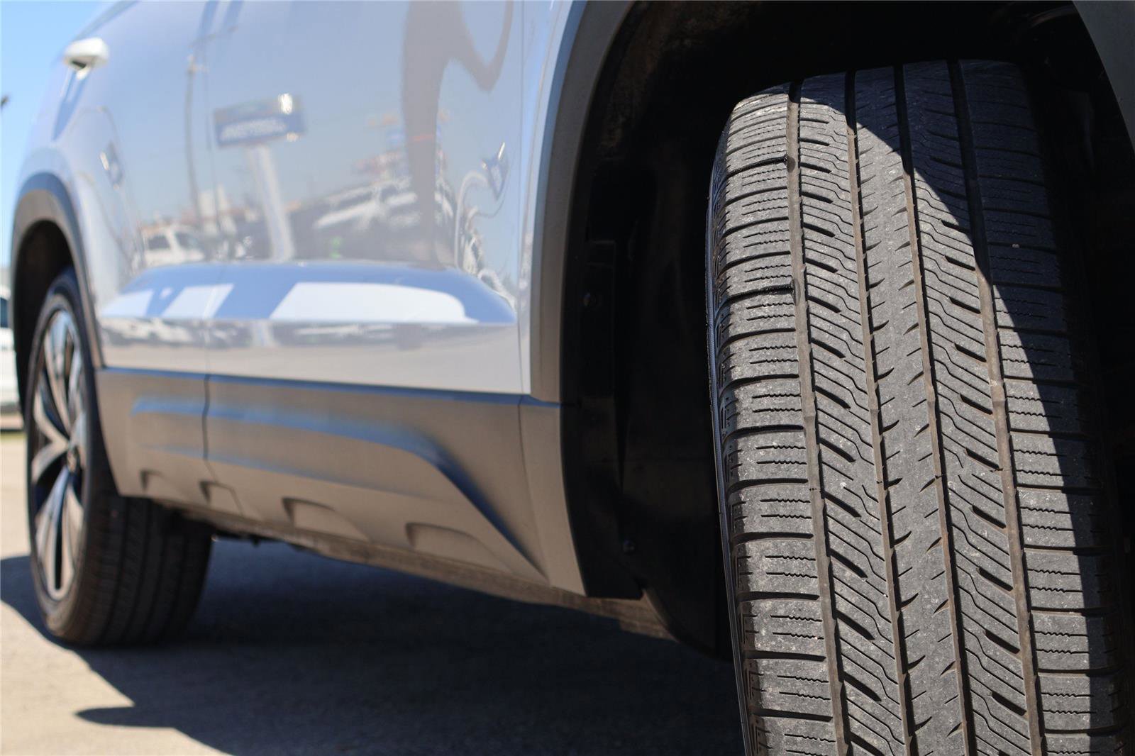 Used 2024 Volkswagen Taos SE image 11