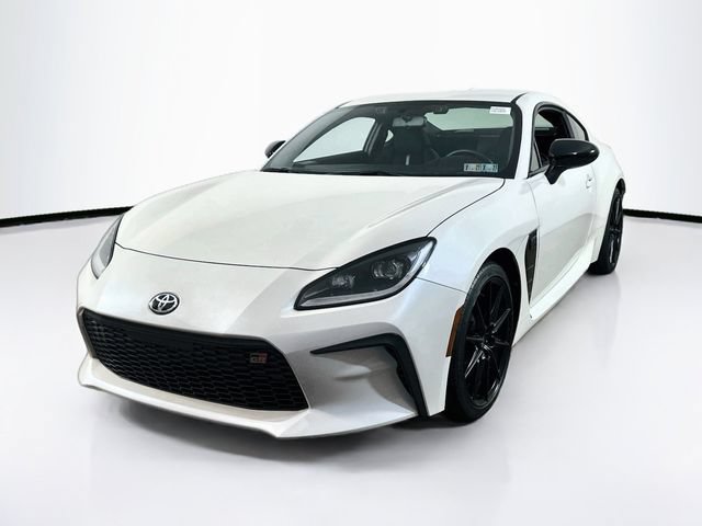Used 2024 Toyota GR86 Premium RWD image 3