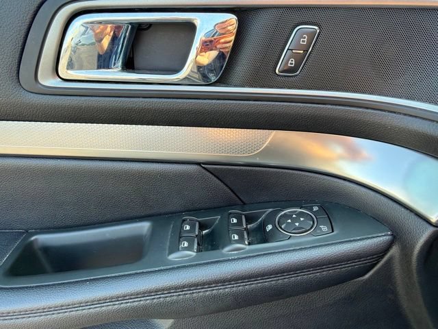 Certified 2018 Ford Explorer XLT w/ Equipment Group 202A AWD/4WD image 11