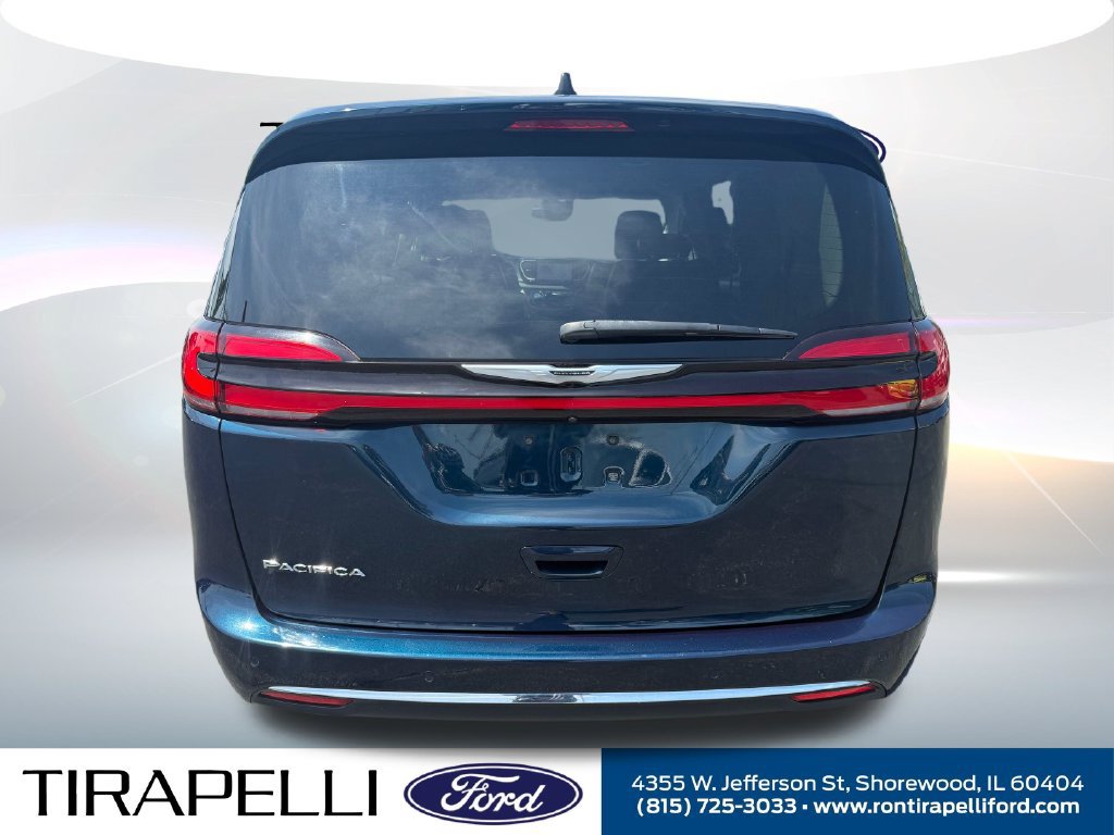 Used 2024 Chrysler Pacifica Touring-L FWD image 10