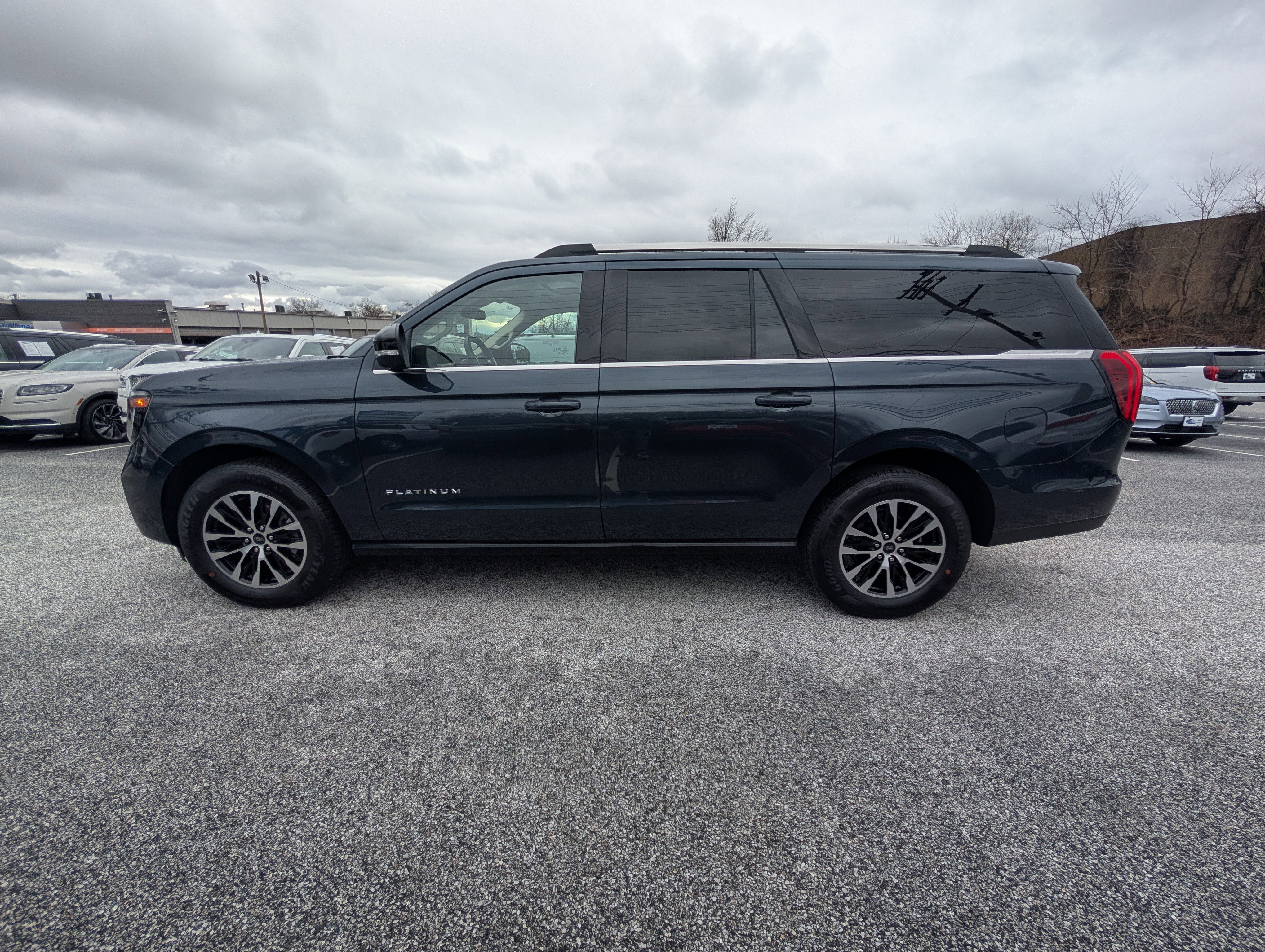 Certified 2025 Ford Expedition Max Platinum AWD/4WD image 3