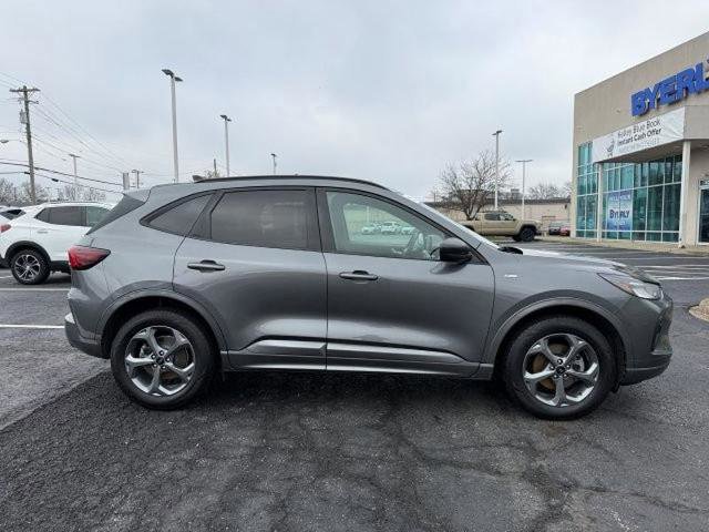 Certified 2023 Ford Escape ST-Line image 5