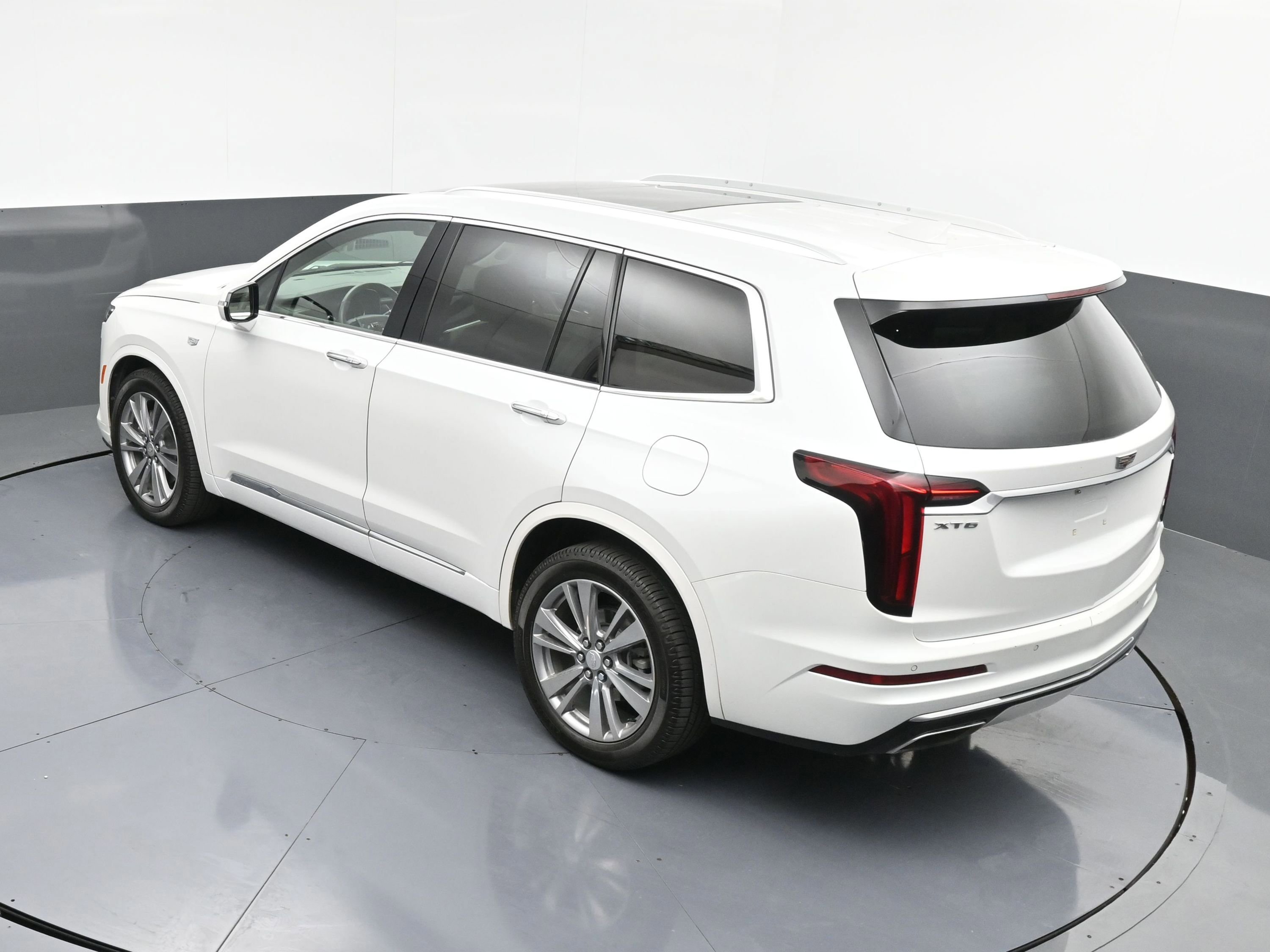Used 2023 Cadillac XT6 Premium Luxury image 11