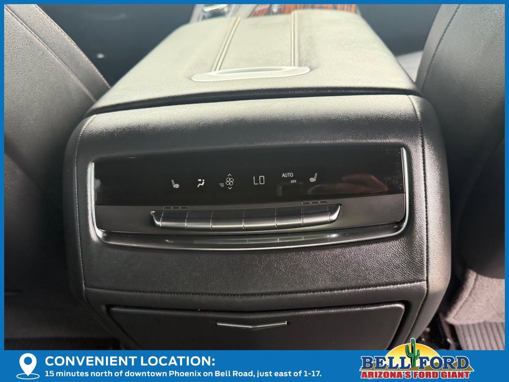 Used 2024 Cadillac Escalade ESV Premium Luxury AWD/4WD image 13