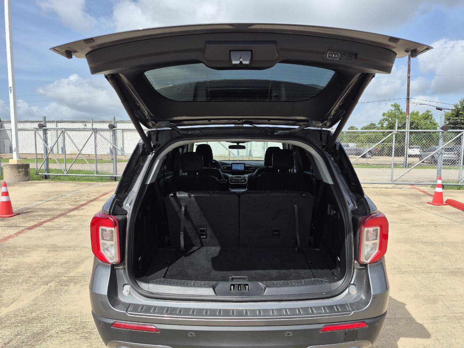 Certified 2023 Ford Explorer XLT w/ Equipment Group 202A RWD image 11