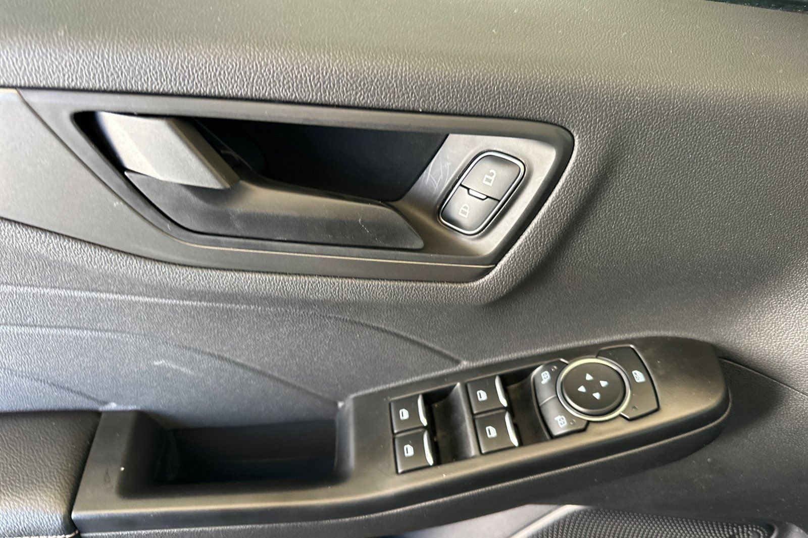 Certified 2025 Ford Escape Active FWD image 10