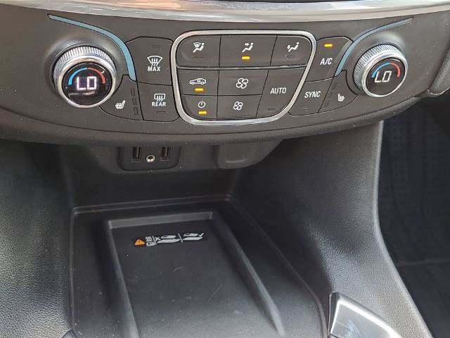 Used 2023 Chevrolet Traverse LT FWD image 26