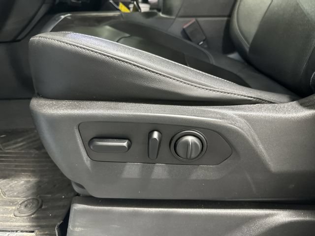Used 2021 Chevrolet Silverado 1500 LTZ AWD/4WD image 18
