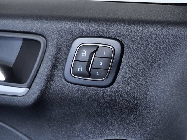 Certified 2025 Ford Escape Platinum AWD/4WD image 30