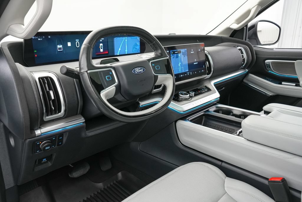 Certified 2025 Ford Expedition Platinum AWD/4WD image 13