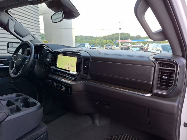 Used 2025 Chevrolet Silverado 1500 LT AWD/4WD image 34