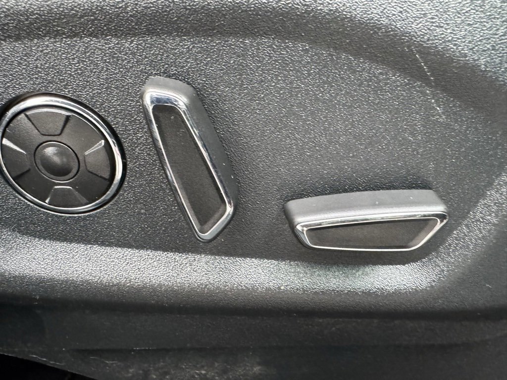 Certified 2018 Ford Explorer Limited w/ Equipment Group 301A image 32