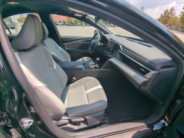 Used 2025 Toyota Camry SE w/ Convenience Package FWD image 25