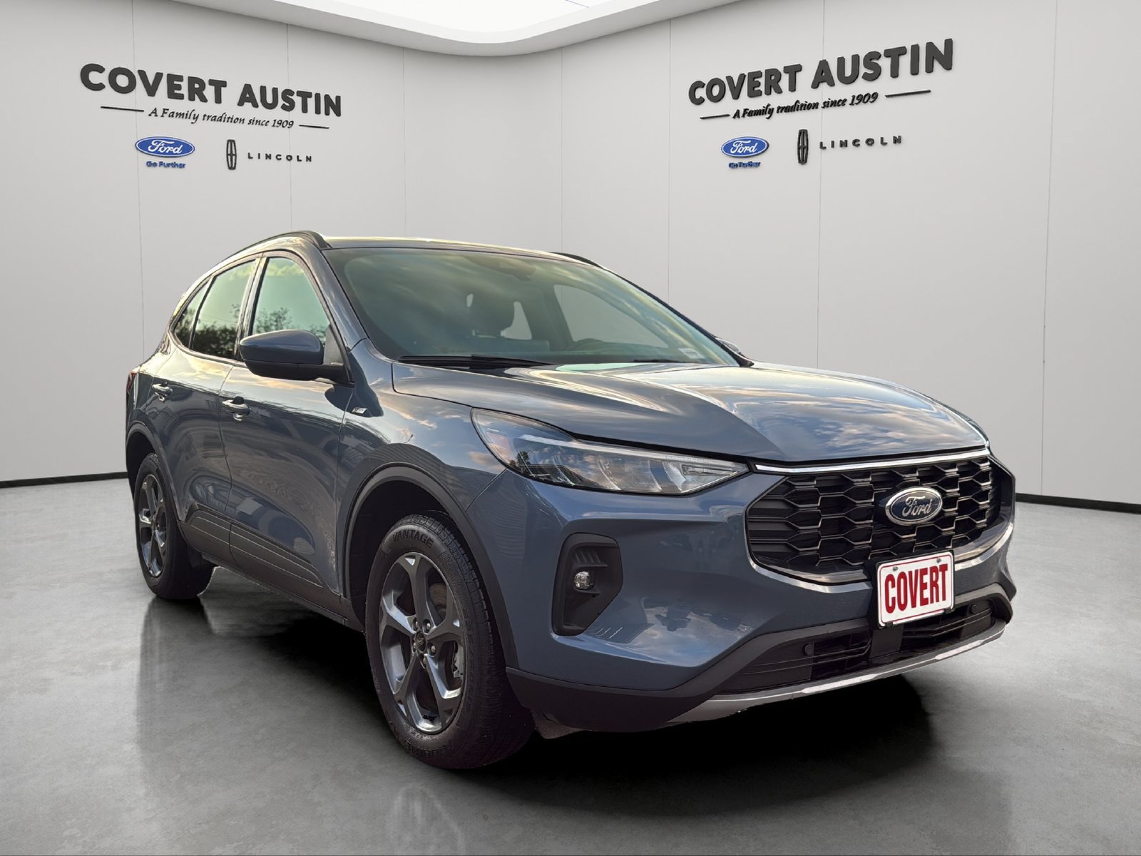 Certified 2025 Ford Escape ST-Line Select AWD/4WD image 7