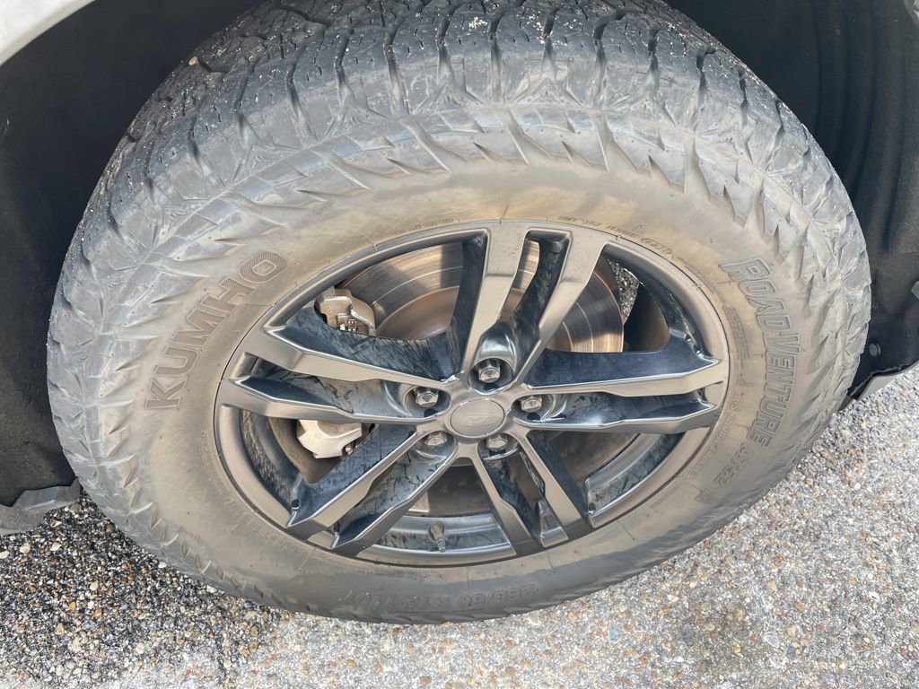 Certified 2020 Ford Explorer XLT RWD image 12