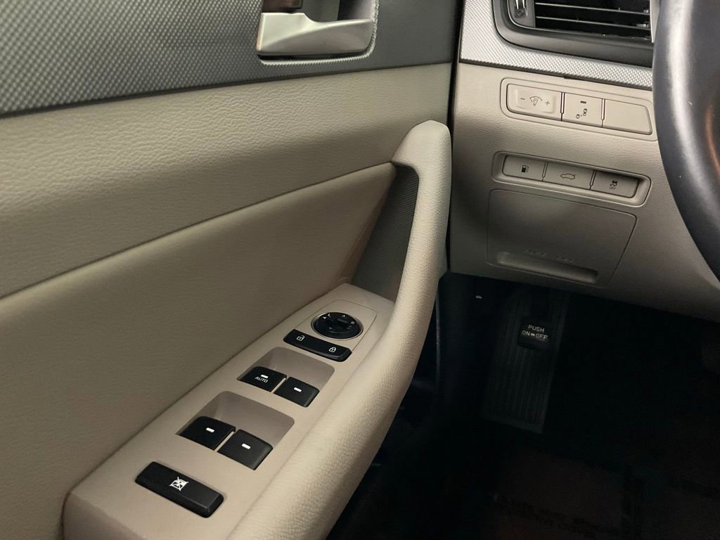 Used 2018 Hyundai Sonata SEL w/ Cargo Package image 19