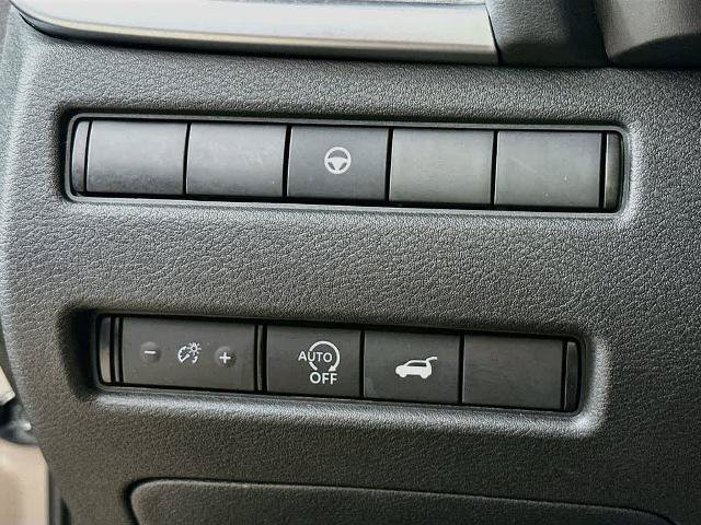 Used 2024 Nissan Rogue SV w/ SV Premium Package FWD image 27
