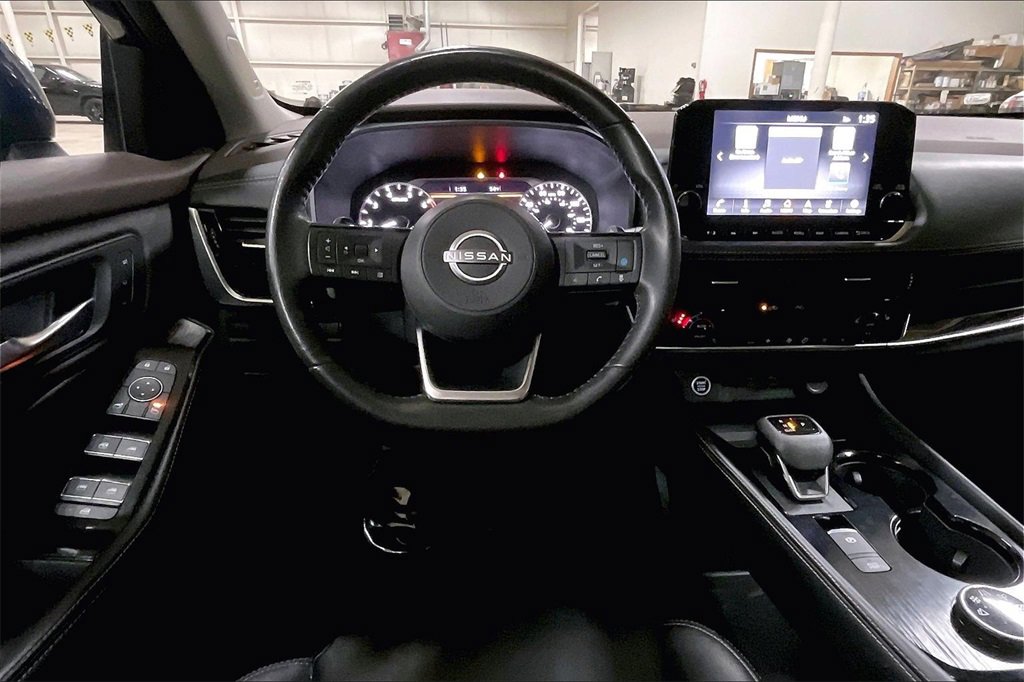 Used 2023 Nissan Rogue SL w/ SL Premium Package image 5