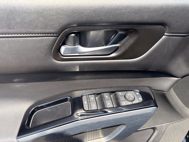 Used 2025 Nissan Pathfinder SL AWD/4WD image 15