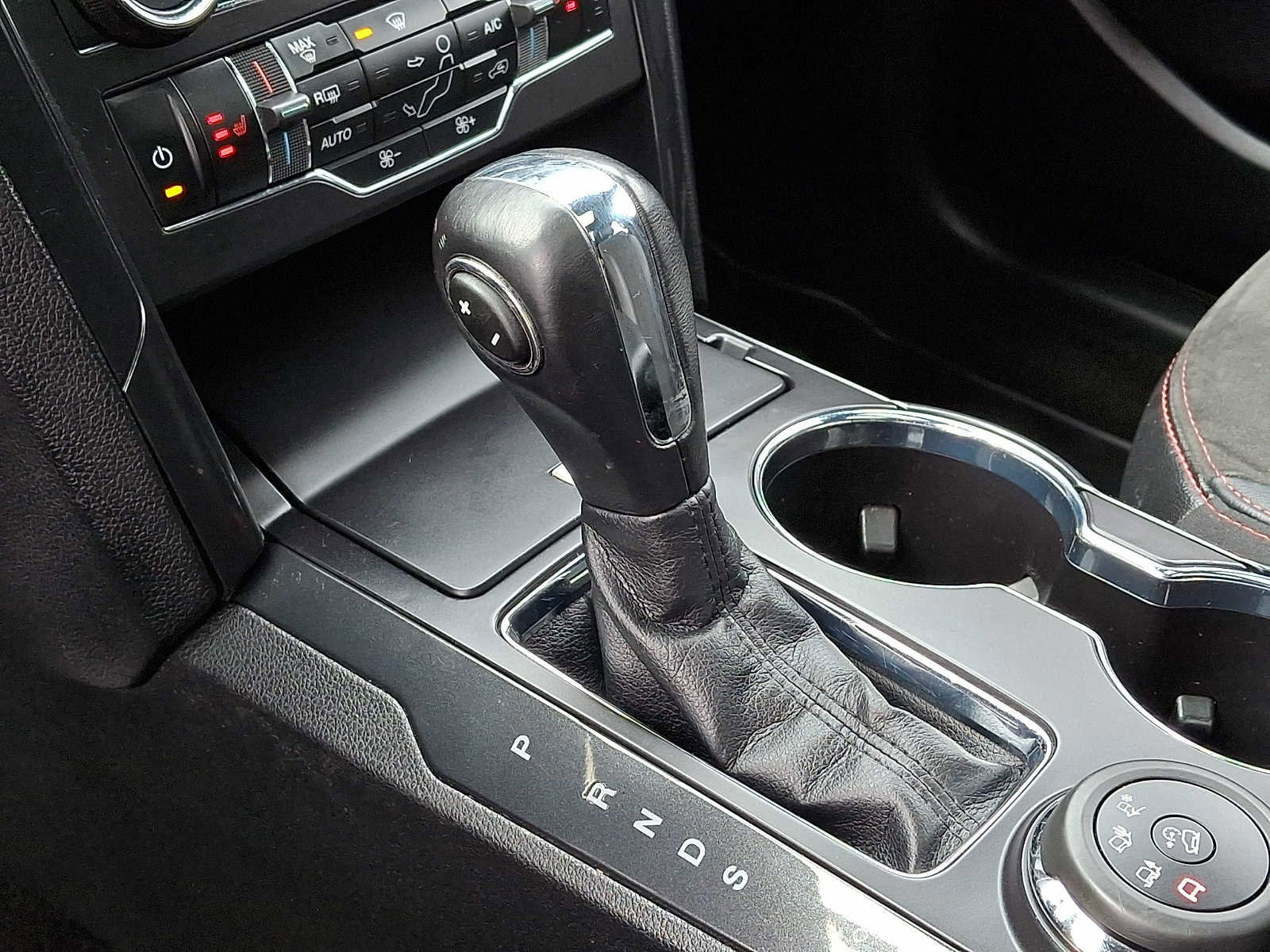 Certified 2019 Ford Explorer XLT w/ Equipment Group 202A image 17