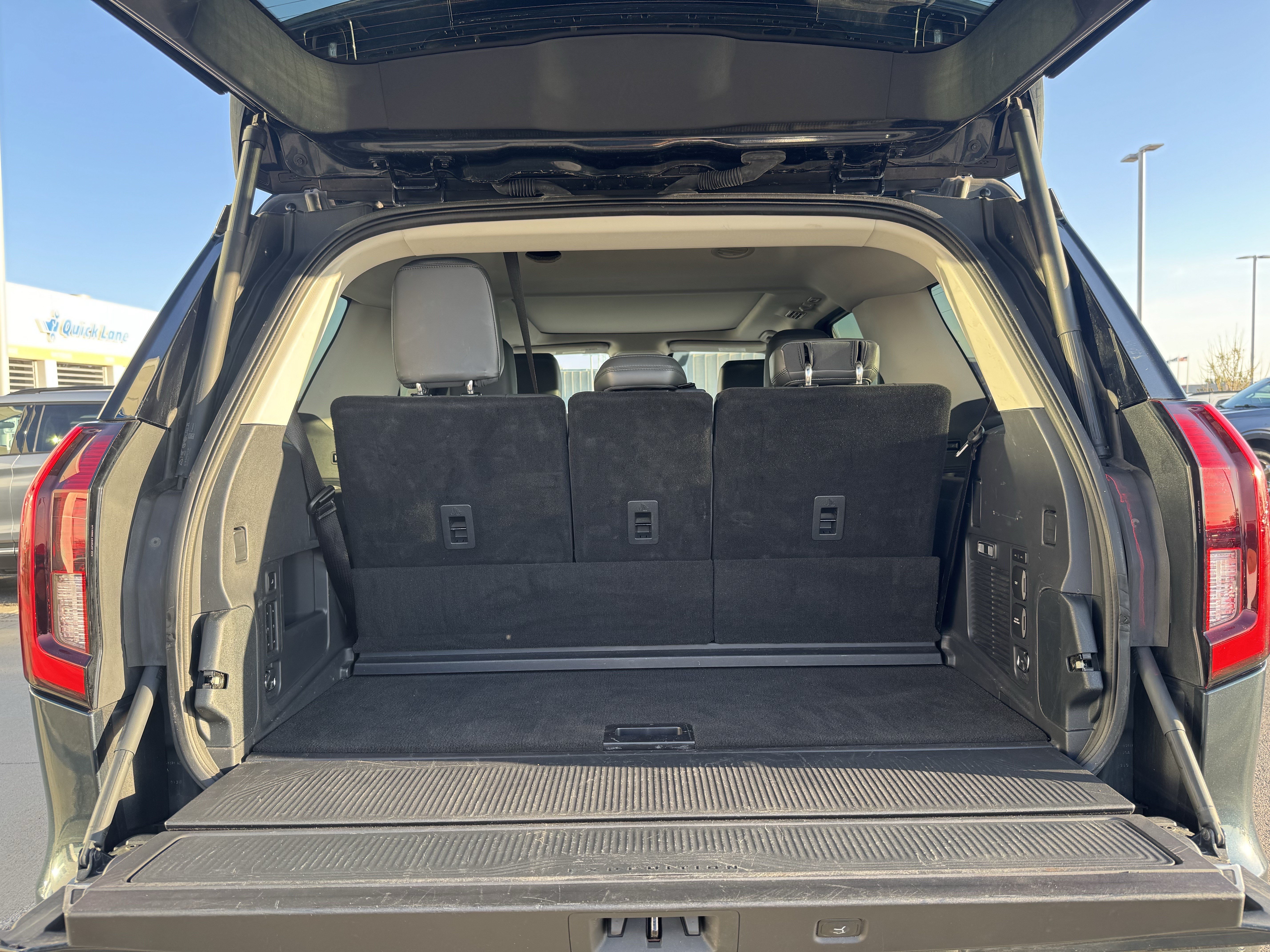 Certified 2025 Ford Expedition Active AWD/4WD image 12