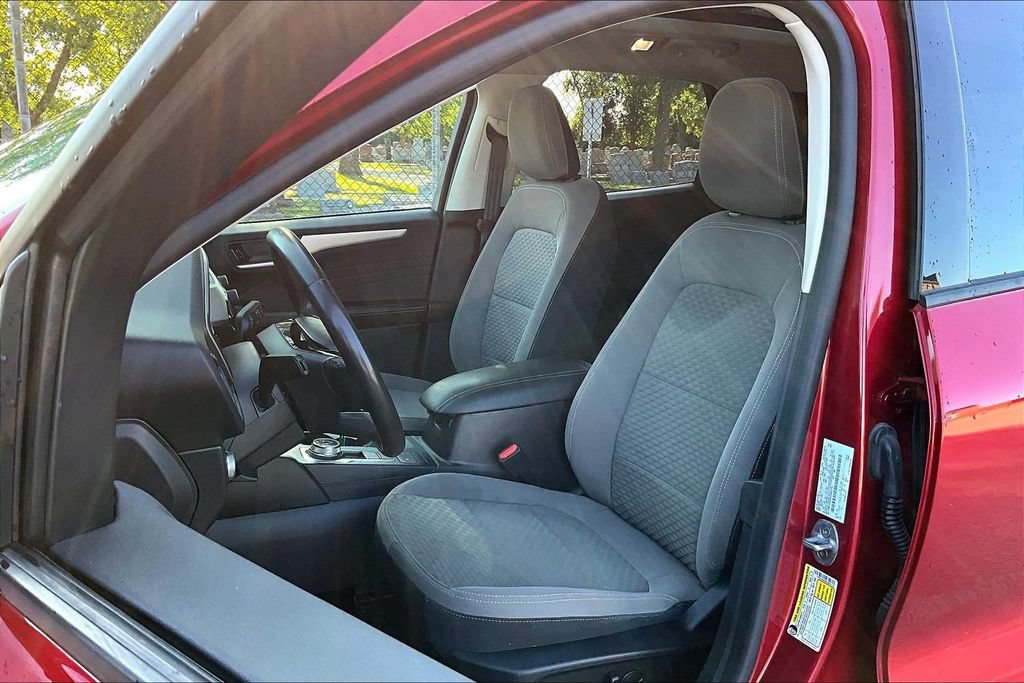 Certified 2022 Ford Escape SE w/ SE Sport Appearance Package FWD image 24
