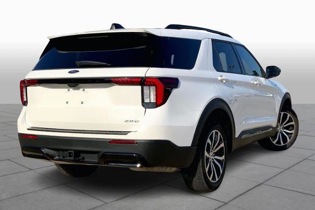 Certified 2025 Ford Explorer ST-Line image 3