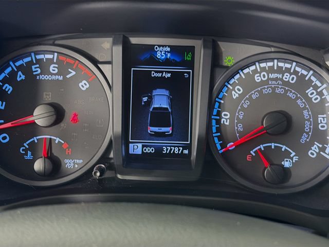 Used 2023 Toyota Tacoma SR AWD/4WD image 14