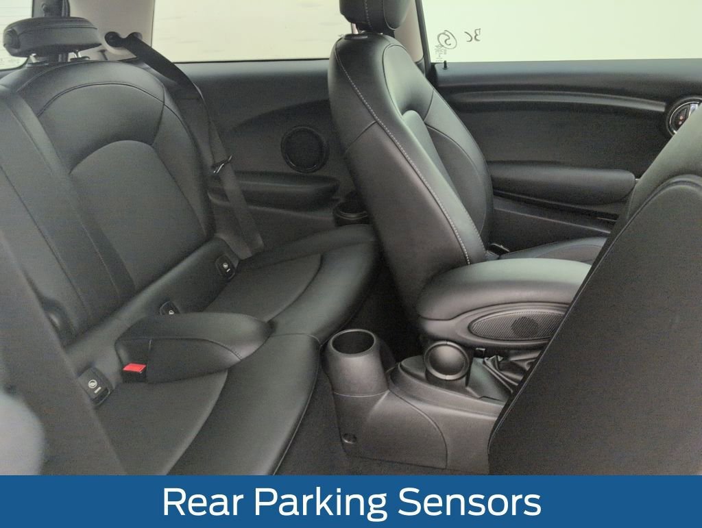 Used 2018 MINI Cooper 2-Door Hardtop image 16