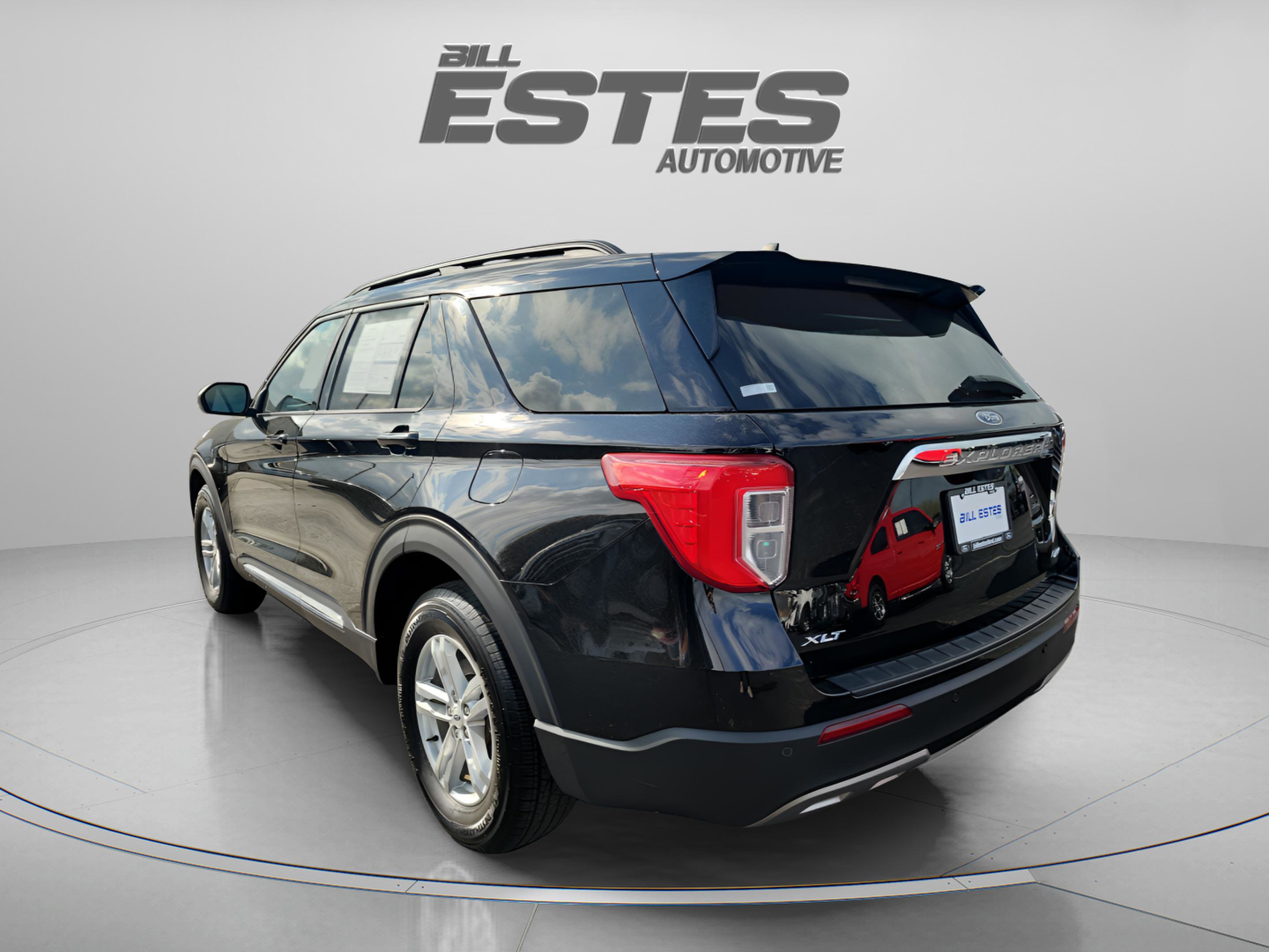 Certified 2023 Ford Explorer XLT w/ Equipment Group 202A AWD/4WD image 2