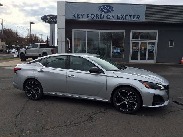 Used 2024 Nissan Altima 2.5 SR image 1