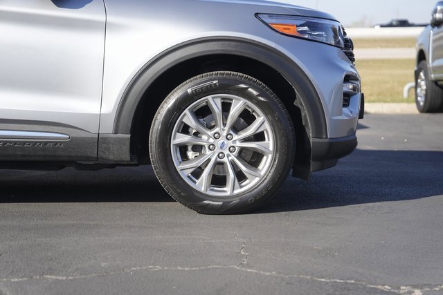 Certified 2023 Ford Explorer XLT w/ Equipment Group 202A image 7