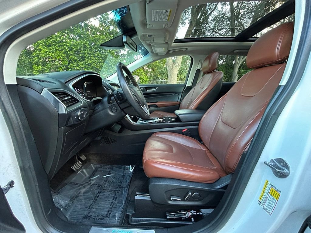 Certified 2018 Ford Edge Titanium w/ Equipment Group 302A AWD/4WD image 11
