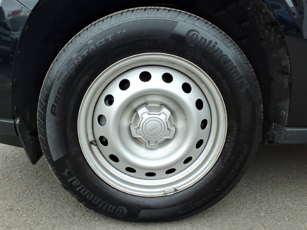 Certified 2025 Ford Maverick XL w/ Equipment Group 102A AWD/4WD image 23