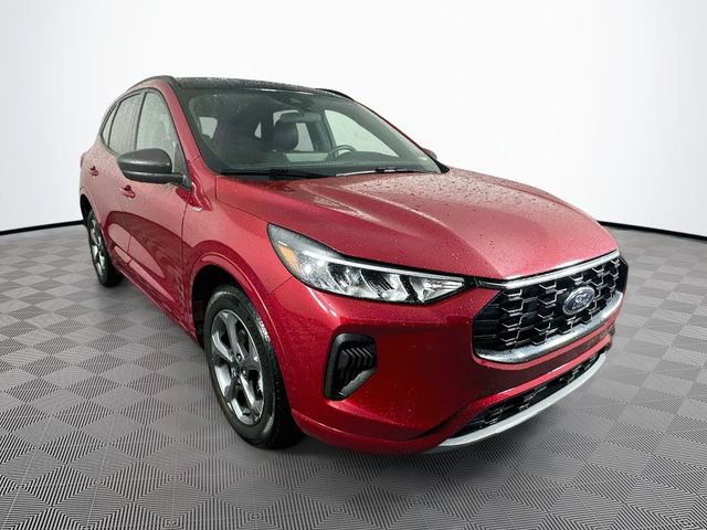 Certified 2023 Ford Escape ST-Line w/ Tech Pack #1 AWD/4WD image 4