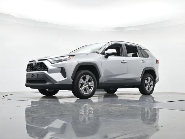 Used 2024 Toyota RAV4 XLE FWD image 37